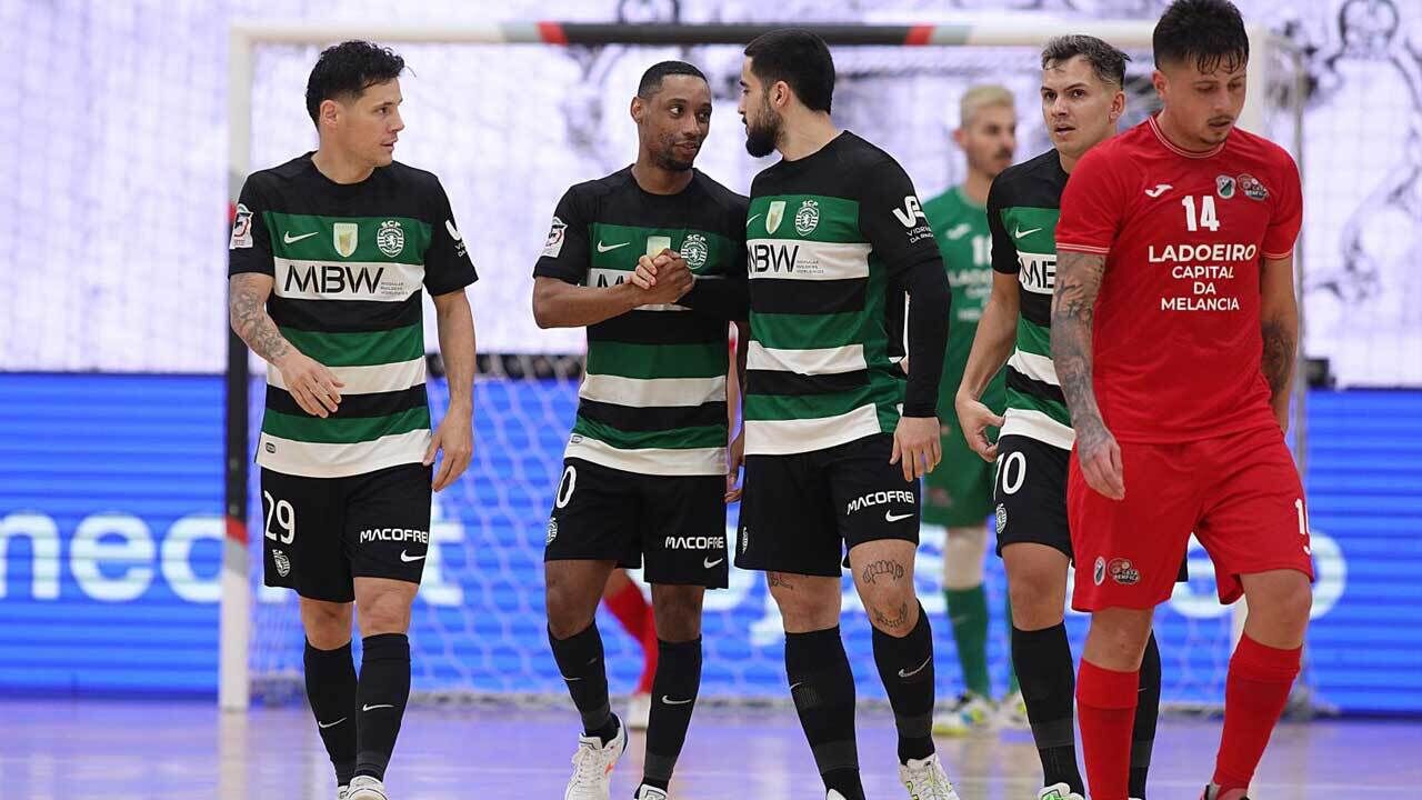 Sporting goleou Ladoeiro