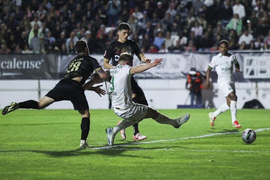 Gyökeres e Ruben Lima no E. Amadora-Sporting