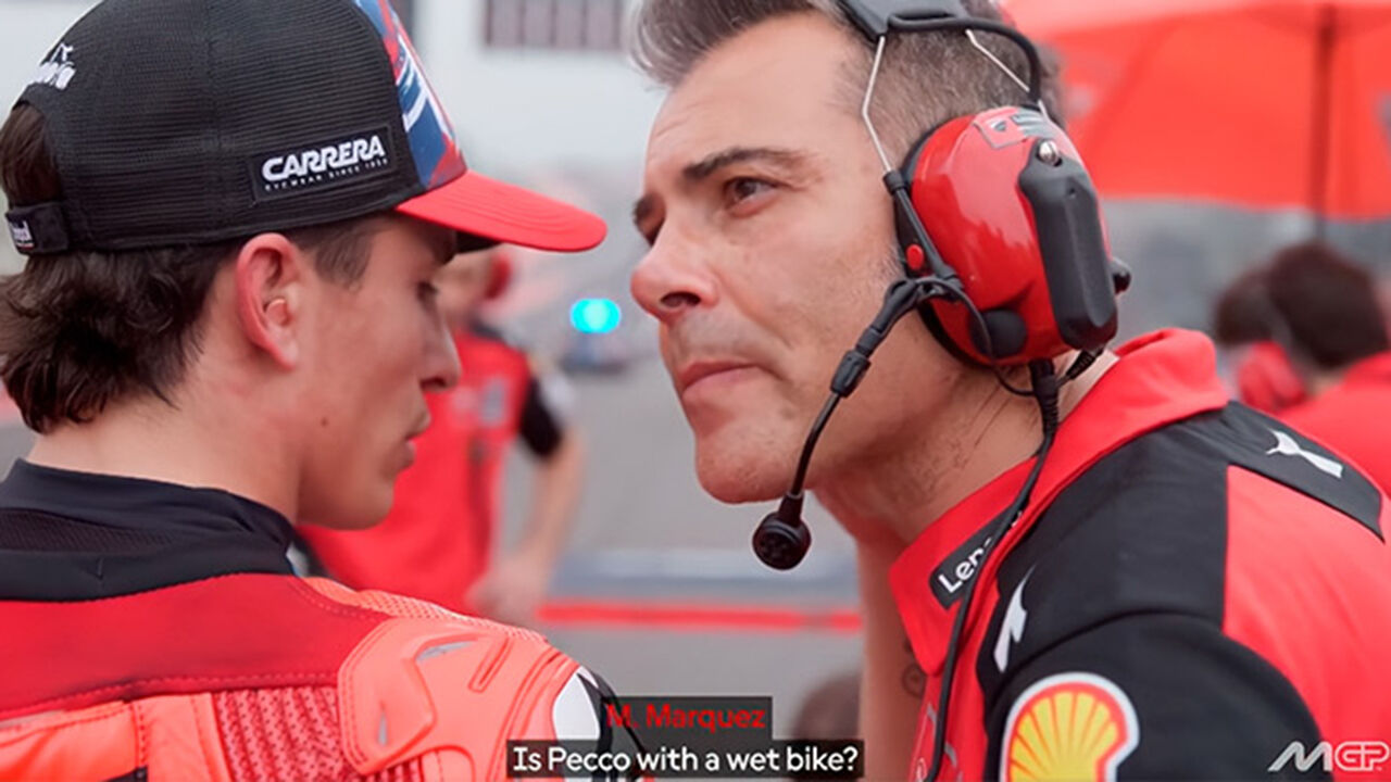 Márquez com o seu chefe técnico antes do arranque em Austin
