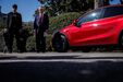 Donald Trump e Musk tentam vender Teslas