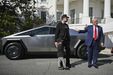 Donald Trump e Musk tentam vender Teslas
