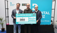 Pedro Patrício, diretor-executivo do Hospital da Luz (à esquerda); Nuno Carvalho, diretor-executivo do SEMEAR (no centro); e Carlos Móia, presidente do Maratona Clube de Portugal (à direita)