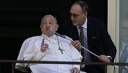 Papa Francisco saudou fiéis à janela do Hospital Gemelli de Roma