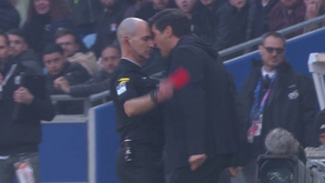 De cabeça perdida: Paulo Fonseca revolta-se com árbitro do Lyon-Brest e confronta-o cara a cara