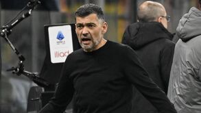 A crónica do AC Milan-Lazio, 1-2: Sérgio Conceição está mais perto do abismo