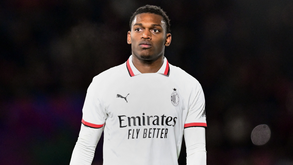 «Contra tudo e todos»: a polémica mensagem de Rafael Leão após nova derrota do Milan