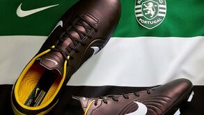 Nike vai lançar réplica das chuteiras com que Cristiano Ronaldo se estreou pelo Sporting: veja as imagens