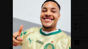 Operação especial: Como o Palmeiras 'escondeu' Vítor Roque no aeroporto
