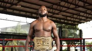 Manel Kape está cada vez mais perto do título: luso-angolano pode disputar cinturão de peso-mosca neste verão