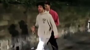 De garrafa na mão e a cambalear: Grealish envolvido em nova polémica