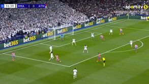 É para ver e rever: os dois grandes golos na primeira parte do Real-Atlético