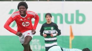 A crónica do Sporting-Benfica, 1-4: águia não brinca e voa para o topo