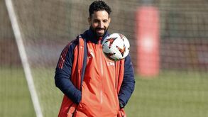 De olho no mercado de transferências: ingleses apontam cinco 'pechinchas' ao Man. United de Amorim