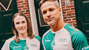 Werder Bremen revela camisola de homenagem a Diego Ribas