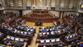 Marcelo Rebelo de Sousa admite eleições antecipadas para maio caso a moção de confiança seja rejeitada