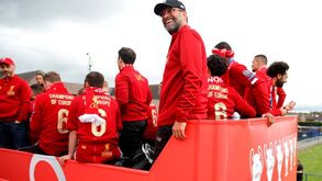 Petição online pede ao Liverpool para celebrar títulos em... Londres