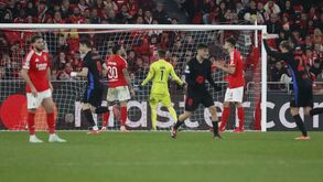 A crónica do Benfica-Barcelona, 0-1: ter tanto a favor e ver tudo a escapar
