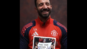 Amorim revela entre gargalhadas o elogio que mais ouve dos adeptos do Man. United: «É muito estranho...»