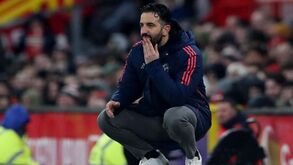 Paul Merson critica Amorim e lembra Mourinho: «Os treinadores de topo adaptam-se»