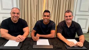 Alex Sandro radiante no Flamengo: «Chegar e ganhar é muito bom»