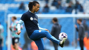 Guardiola estima 10 a 11 semanas de paragem para Nathan Aké: «Quando se faz uma operação...»