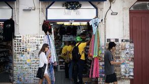 Lisboa quer travar novas lojas de souvenirs: «É importante não haver o mesmo tipo de comércio»