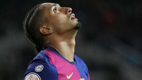 Fugir à droga, passar fome e nunca desistir do futebol: o trajeto de Raphinha, o craque que Portugal ajudou a formar