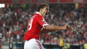 Ministério Público investiga negócios entre Benfica e Valencia após receber denúncia