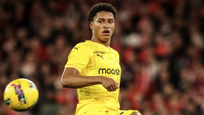 O menino rebelde cresceu no relvado