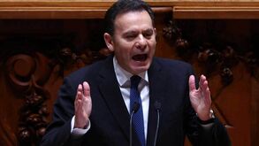 Luís Montenegro acusa PS 