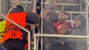 Novo ângulo mostra ao pormenor o caos entre ultras do Benfica e stewards em Montjuïc