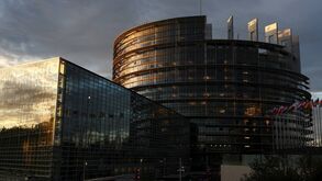 Autoridades belgas investigam corrupção no Parlamento Europeu: há buscas em Portugal