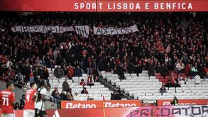 A faixa exibida no jogo com o Nacional