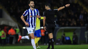 Fábio Vieira apontado ao onze do FC Porto