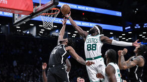 Neemias vence no 100.º jogo na NBA