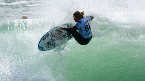 Yolanda Hopkins garante triunfo e passa aos 'oitavos' no MEO Rip Curl Pro Portugal