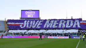 «Juve m...»: adeptos da Fiorentina prepararam receção 'especial' ao rival