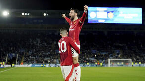 O grande golo de Bruno Fernandes que fechou a vitória do Man. United