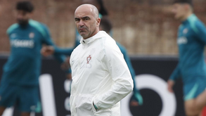 Problemas com o voo leva Francisco Conceição a chegar atrasado ao treino da Seleção