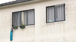 PSP fiscaliza antigo colégio em Massamá transformado em habitação precária para imigrantes