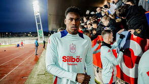 Samu limpa cabeça na seleção