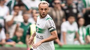 Coritiba rescinde com Rafinha: clube não perdoou presença do defesa em jogo de lendas do Bayern