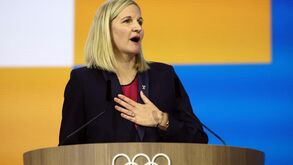 Kirsty Coventry é a primeira mulher a presidir ao Comité Olímpico Internacional