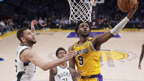 Bronny James atinge máximos de carreira na derrota dos Lakers e recebe elogios: «Vai ser jogador de NBA»
