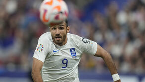 Selecionador da Grécia debaixo de fogo por deixar Pavlidis no banco em detrimento de Ioannidis