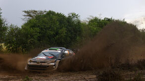 Elfyn Evans mais perto da vitória no Rali Safari