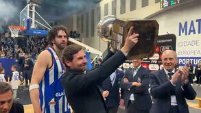 FC Porto: André Villas-Boas vibra com a conquista da Taça de Portugal de basquetebol