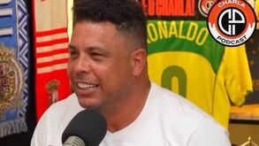 Ronaldo e o dia em que Vampeta bebeu um vinho de 10 mil dólares em copos de plástico... e com gelo 
