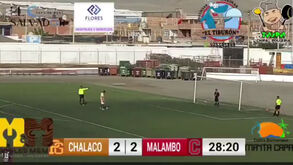 Nunca visto: jogador marca penálti, derruba baliza e... acaba expulso