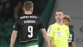 Polémica arbitragem de Miguel Nogueira no Sporting-Famalicão 'aprovada'